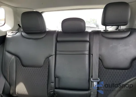 2018 Jeep Compass Latitude из США, поврежденный, VIN 3C4NJDBB7JT284823